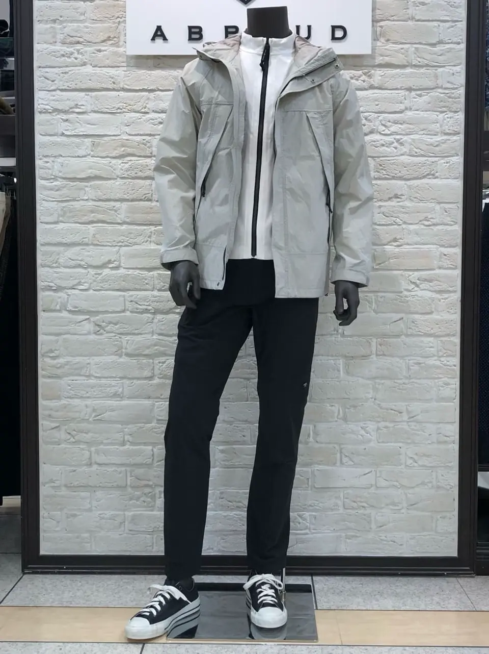 JOSEPH ABBOUD 山口 コーディネート画像