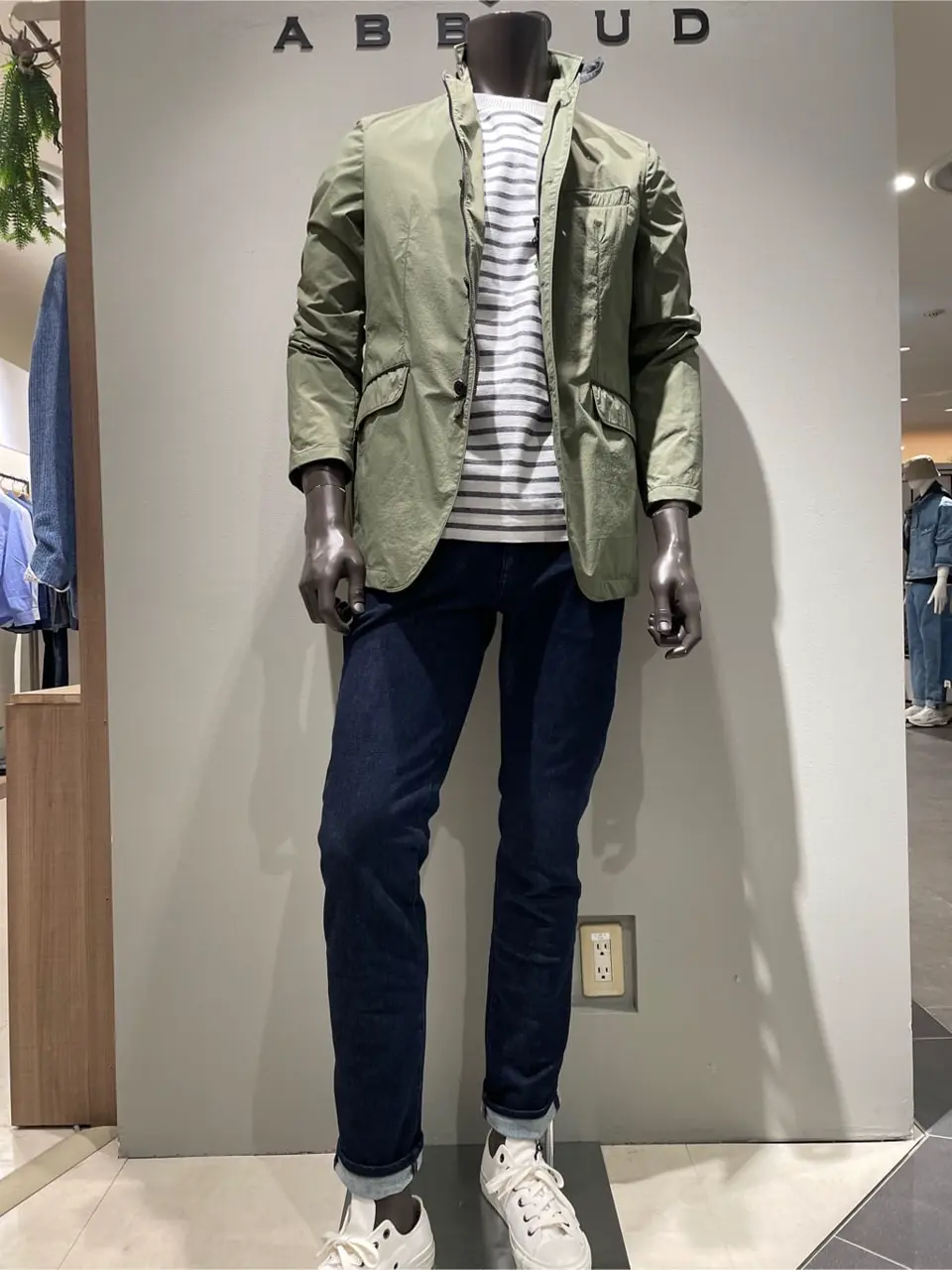 JOSEPH ABBOUD 伊津野 コーディネート画像