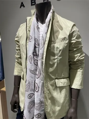 JOSEPH ABBOUD 伊津野 コーディネート画像