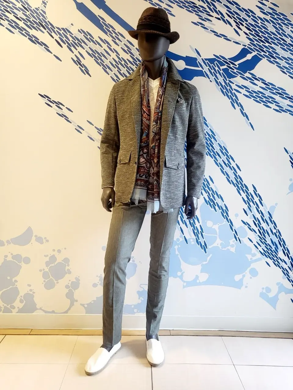 JOSEPH ABBOUD 亀井 コーディネート画像