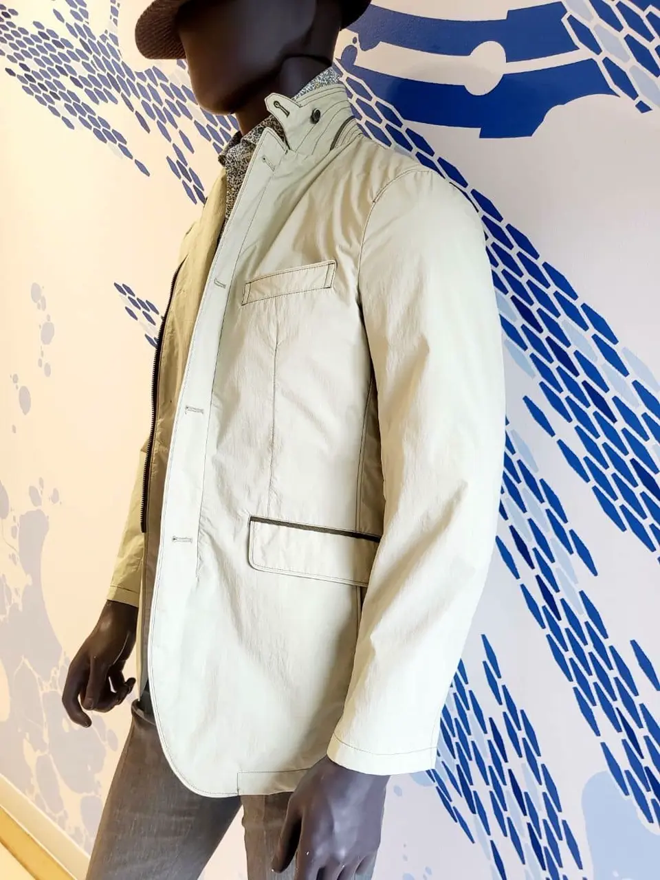 JOSEPH ABBOUD 亀井 コーディネート画像