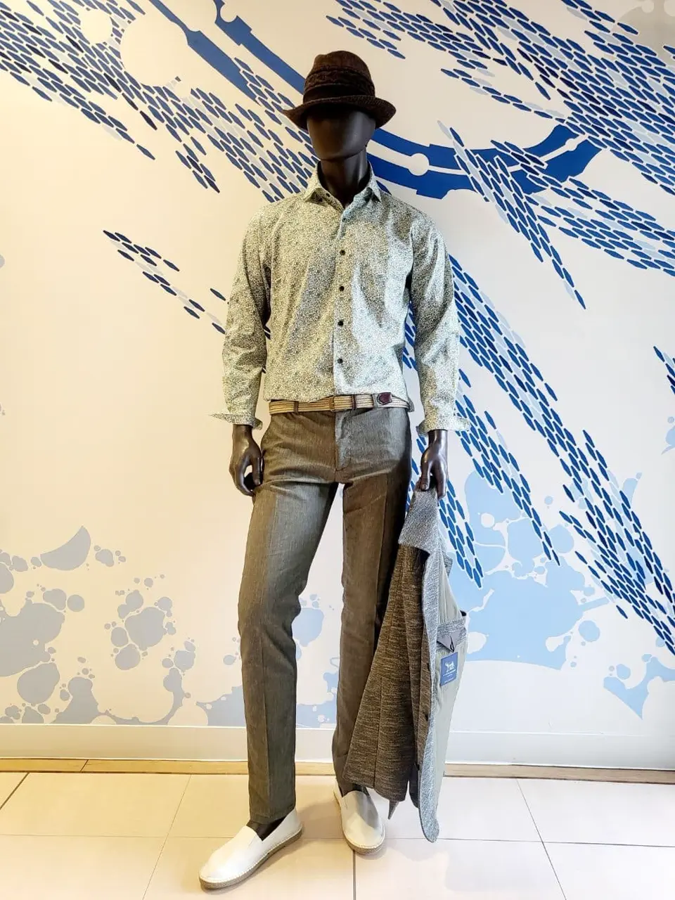 JOSEPH ABBOUD 亀井 コーディネート画像