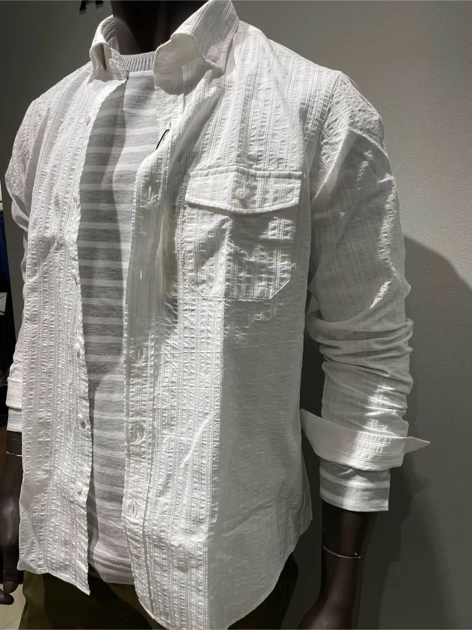 JOSEPH ABBOUD 伊津野 コーディネート画像