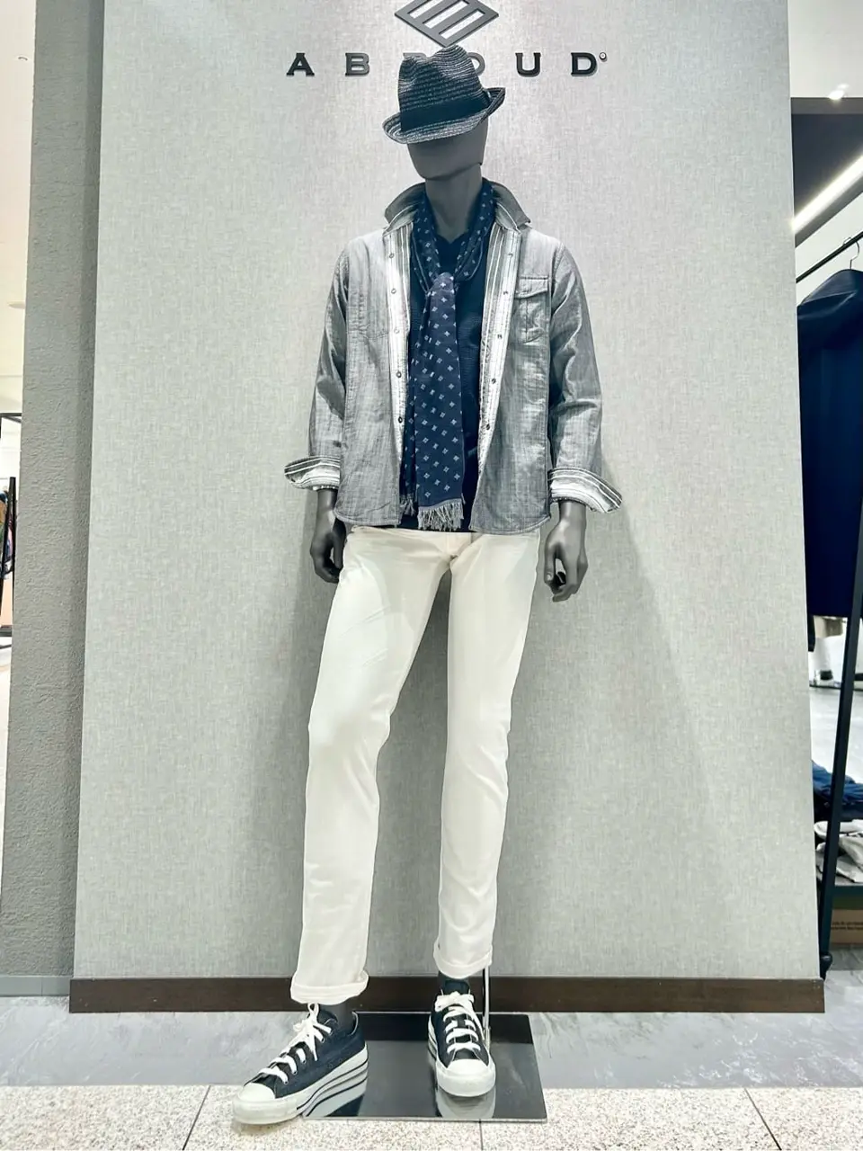 JOSEPH ABBOUD 上田 コーディネート画像