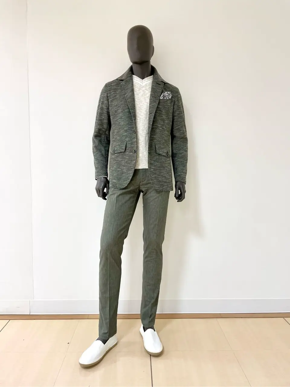 JOSEPH ABBOUD 金本 コーディネート画像