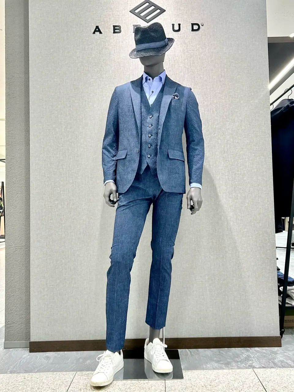 JOSEPH ABBOUD 上田 コーディネート画像