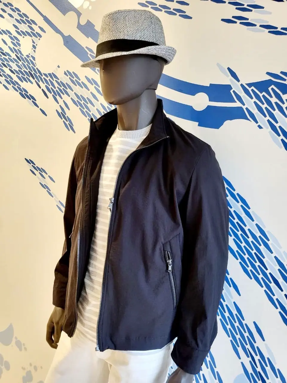 JOSEPH ABBOUD 亀井 コーディネート画像