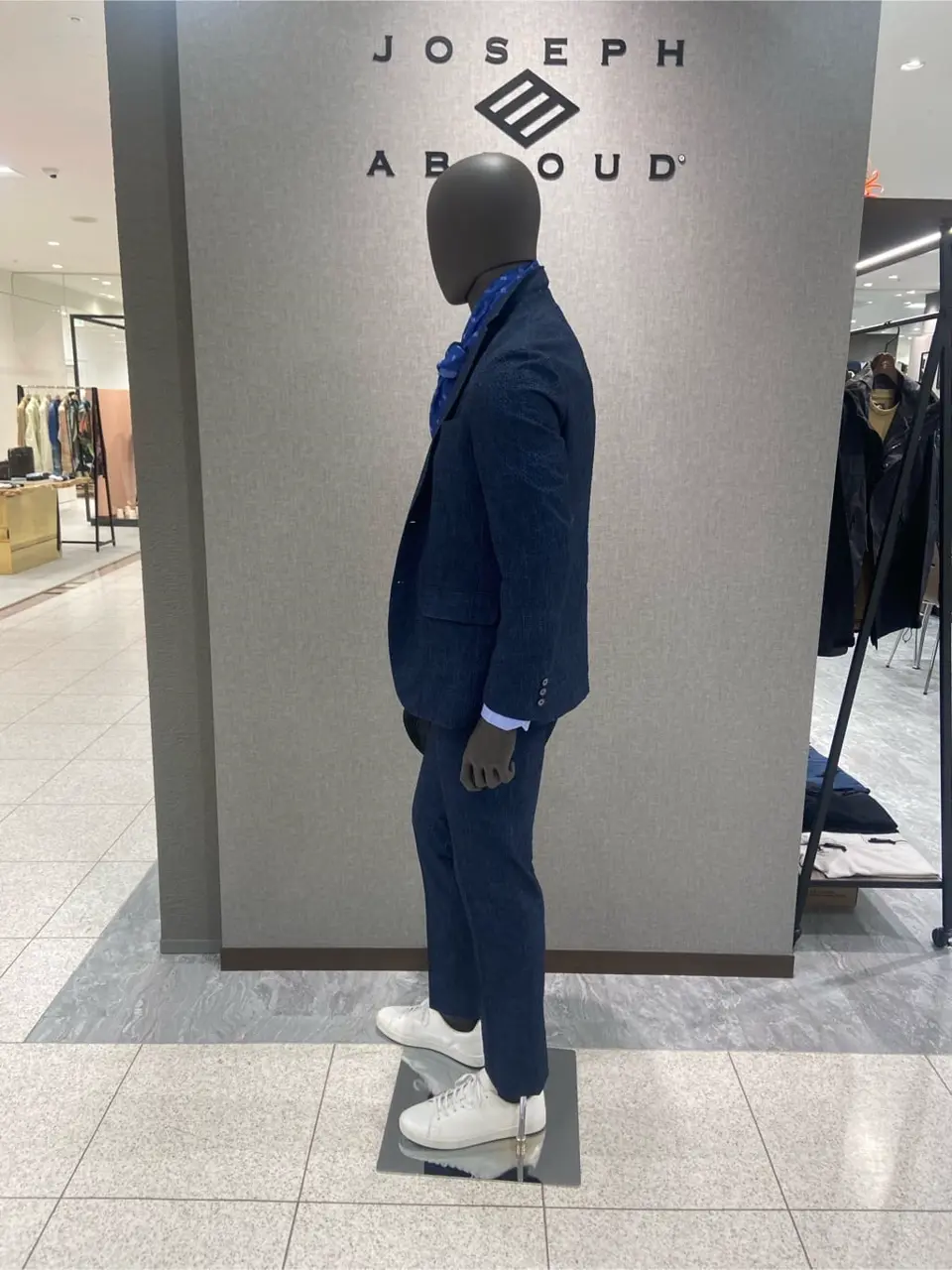 JOSEPH ABBOUD たかい　かおり コーディネート画像