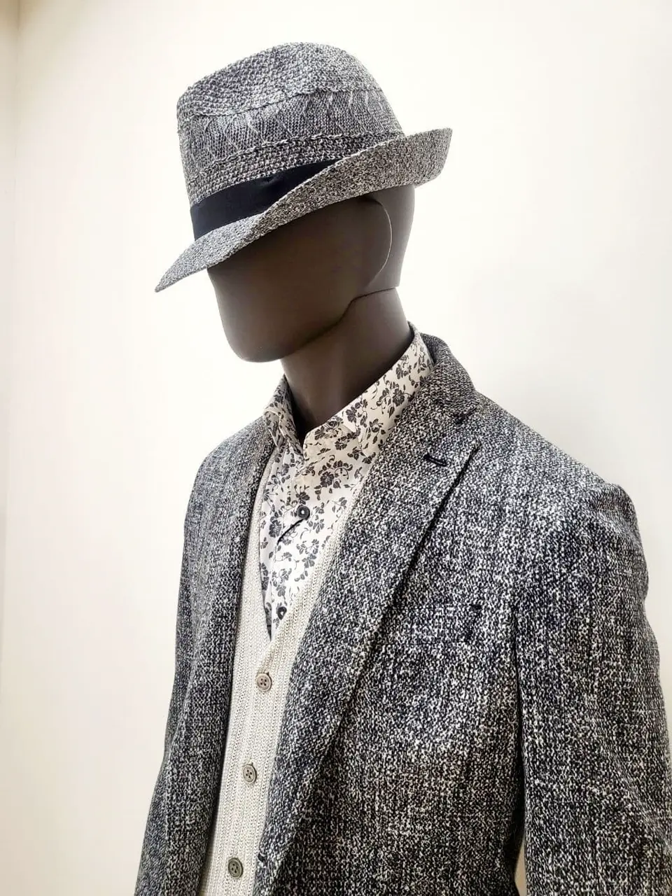 JOSEPH ABBOUD 亀井 コーディネート画像