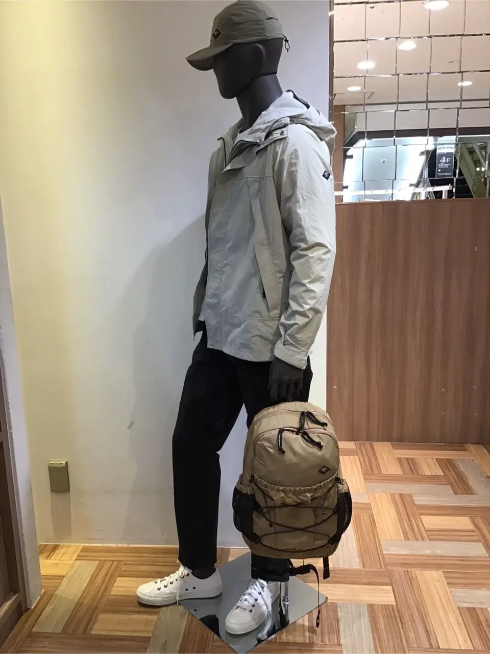 JOSEPH ABBOUD 三澄 コーディネート画像