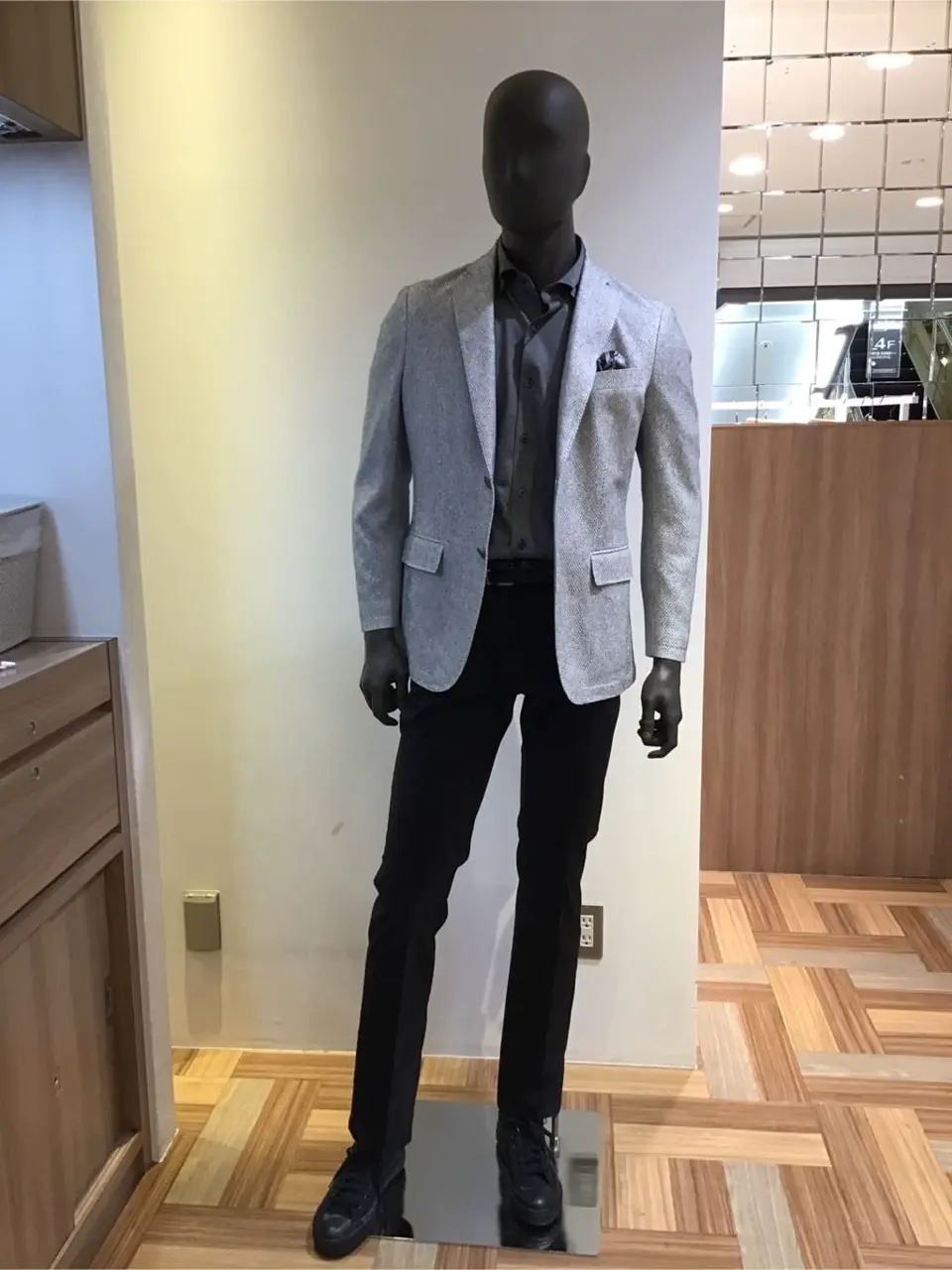 JOSEPH ABBOUD 小城 コーディネート画像