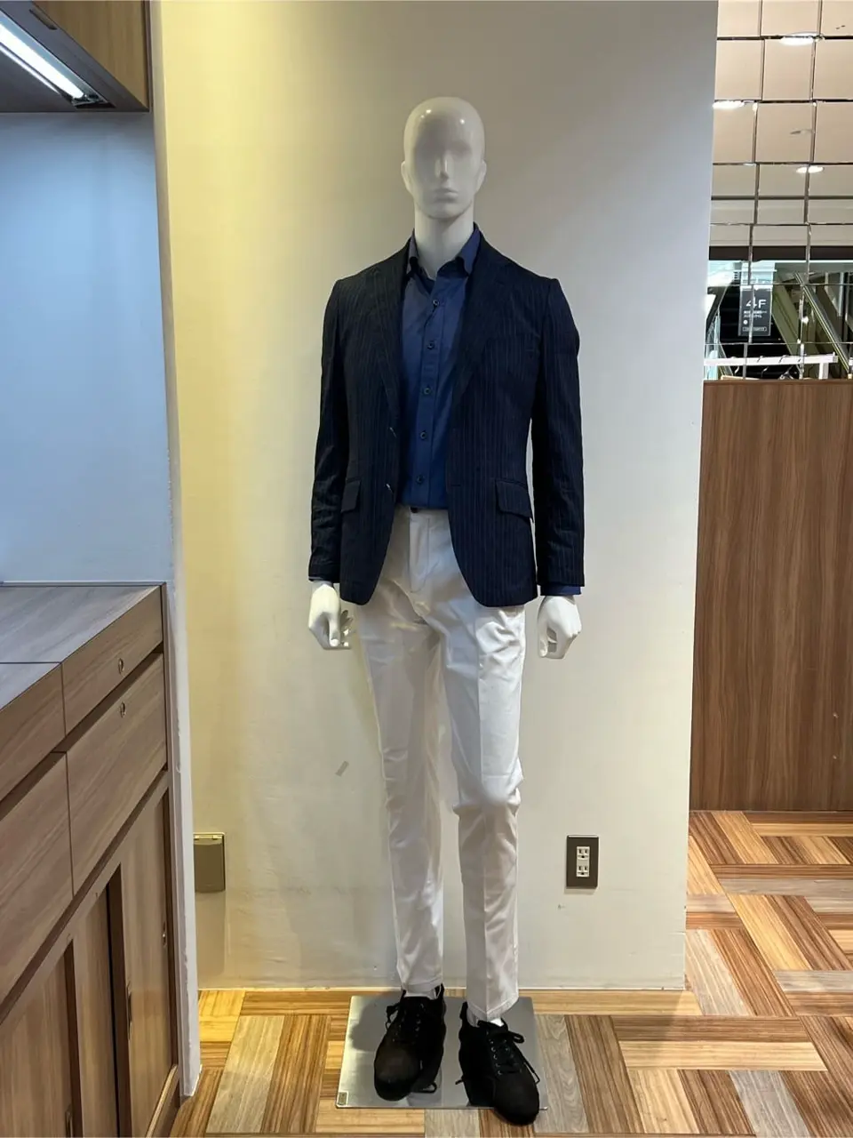 JOSEPH ABBOUD 森部 コーディネート画像