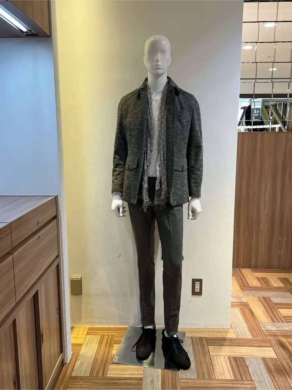 JOSEPH ABBOUD 森部 コーディネート画像