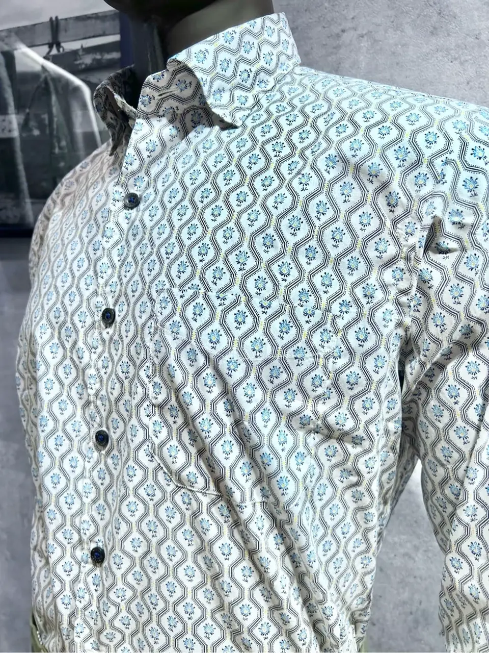 JOSEPH ABBOUD 二澤 コーディネート画像