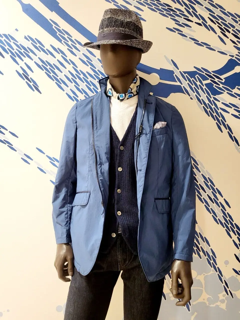 JOSEPH ABBOUD 亀井 コーディネート画像