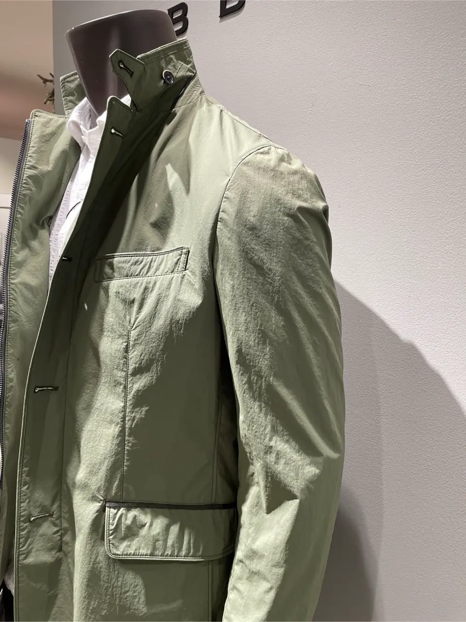 JOSEPH ABBOUD 伊津野 コーディネート画像