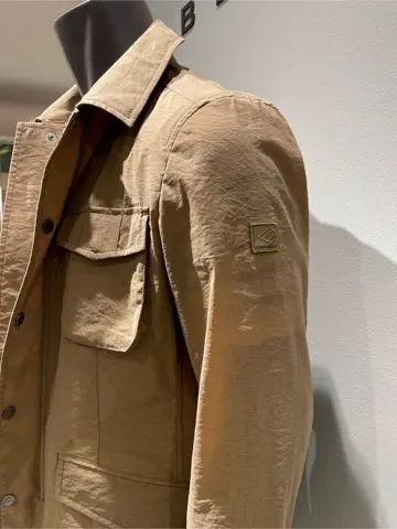 JOSEPH ABBOUD 伊津野 コーディネート画像