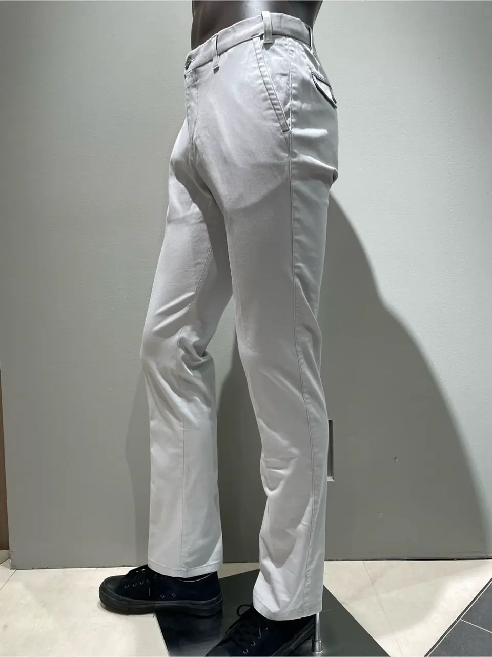 JOSEPH ABBOUD 伊津野 コーディネート画像