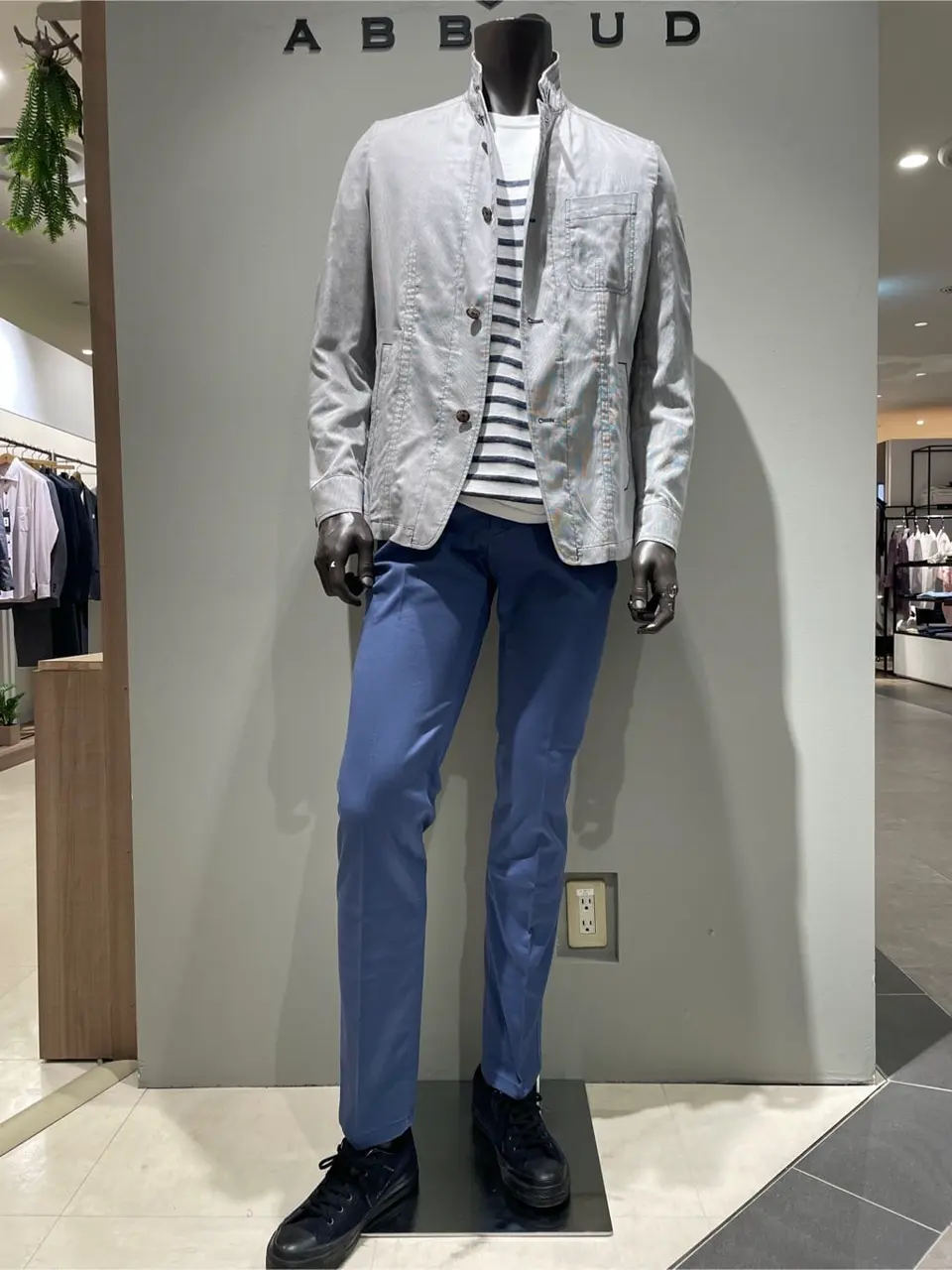 JOSEPH ABBOUD 伊津野 コーディネート画像