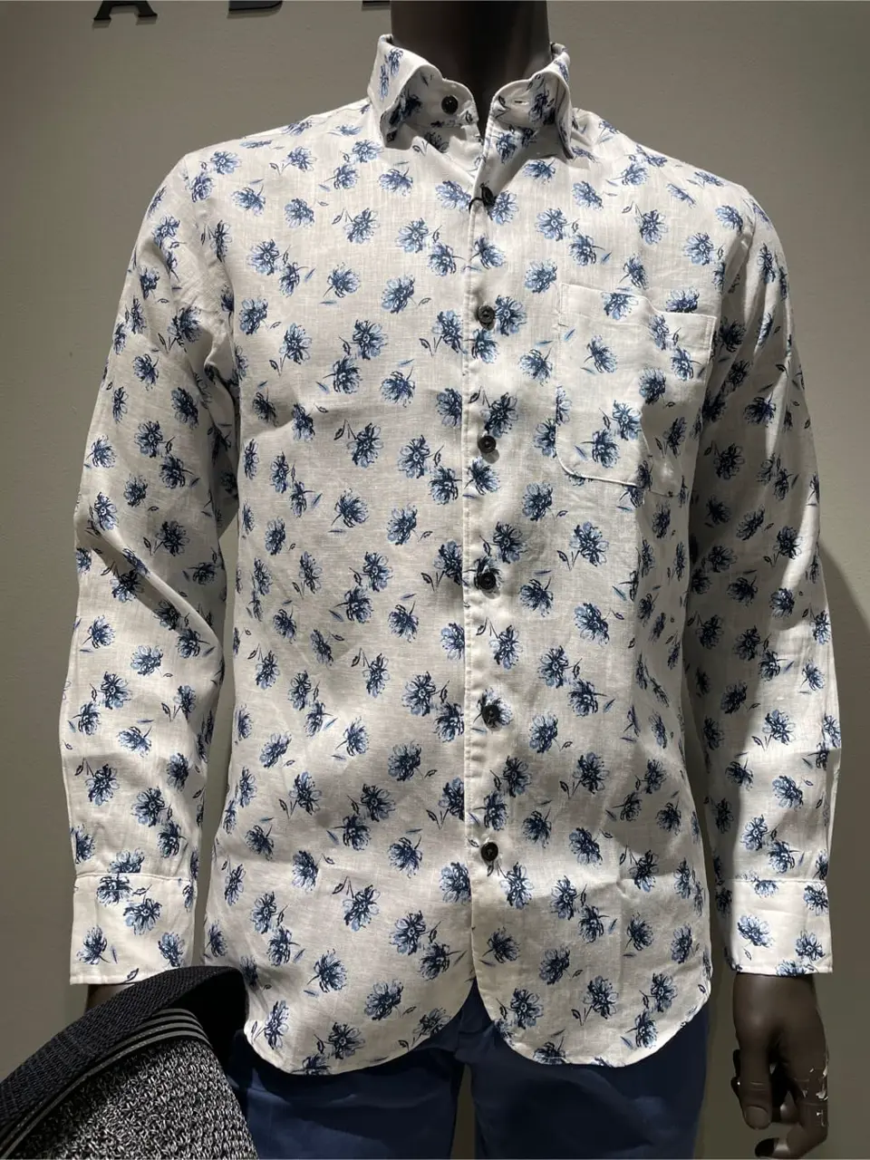 JOSEPH ABBOUD 伊津野 コーディネート画像