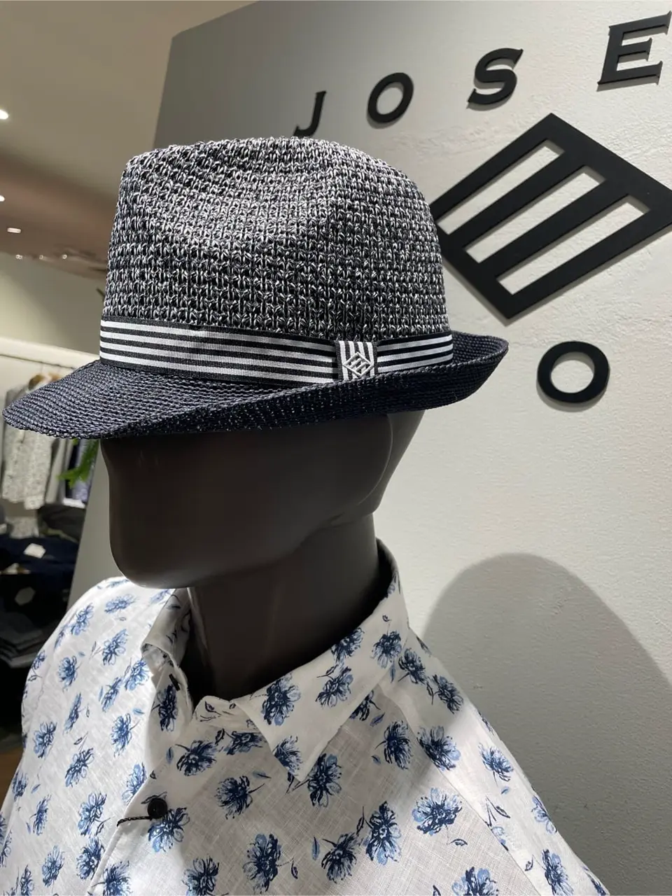 JOSEPH ABBOUD 伊津野 コーディネート画像