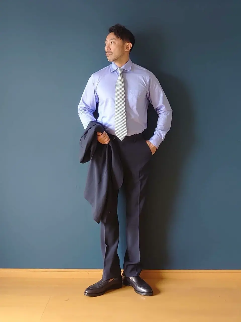 JOSEPH ABBOUD 安東 コーディネート画像