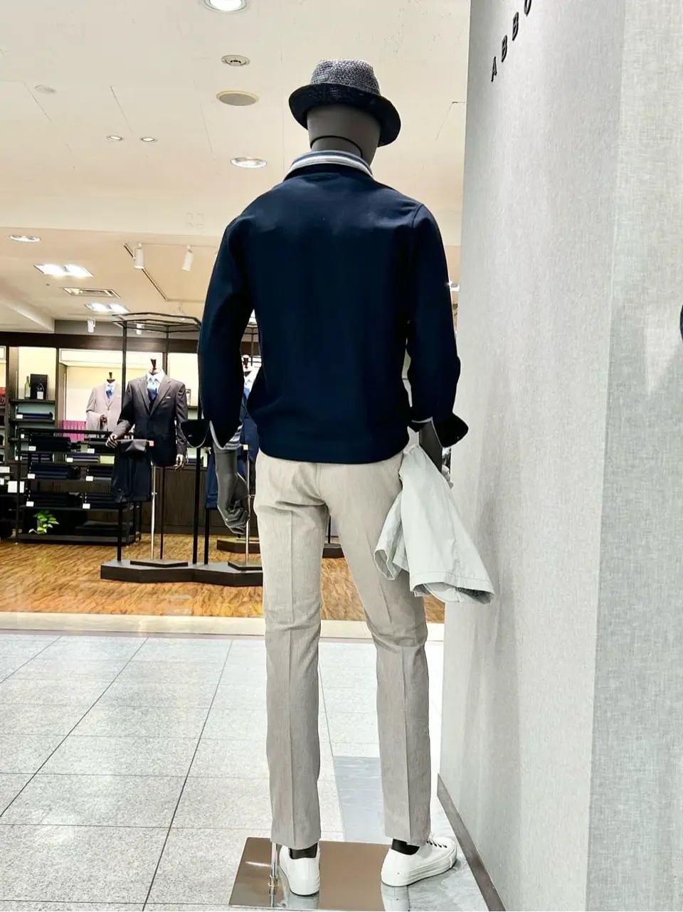 JOSEPH ABBOUD 上田 コーディネート画像