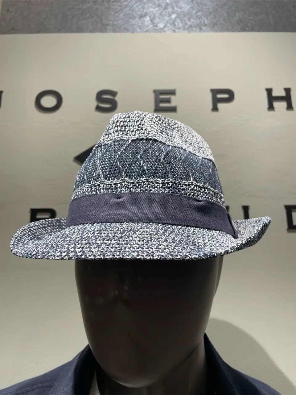 JOSEPH ABBOUD 伊津野 コーディネート画像