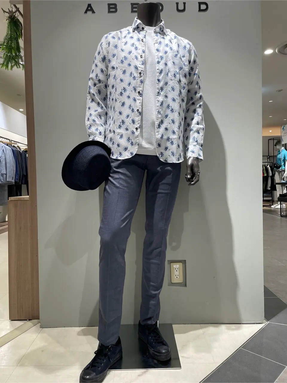 JOSEPH ABBOUD 伊津野 コーディネート画像