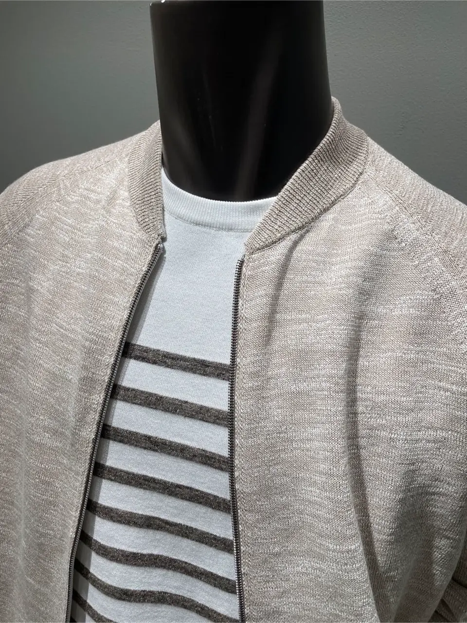 JOSEPH ABBOUD 伊津野 コーディネート画像