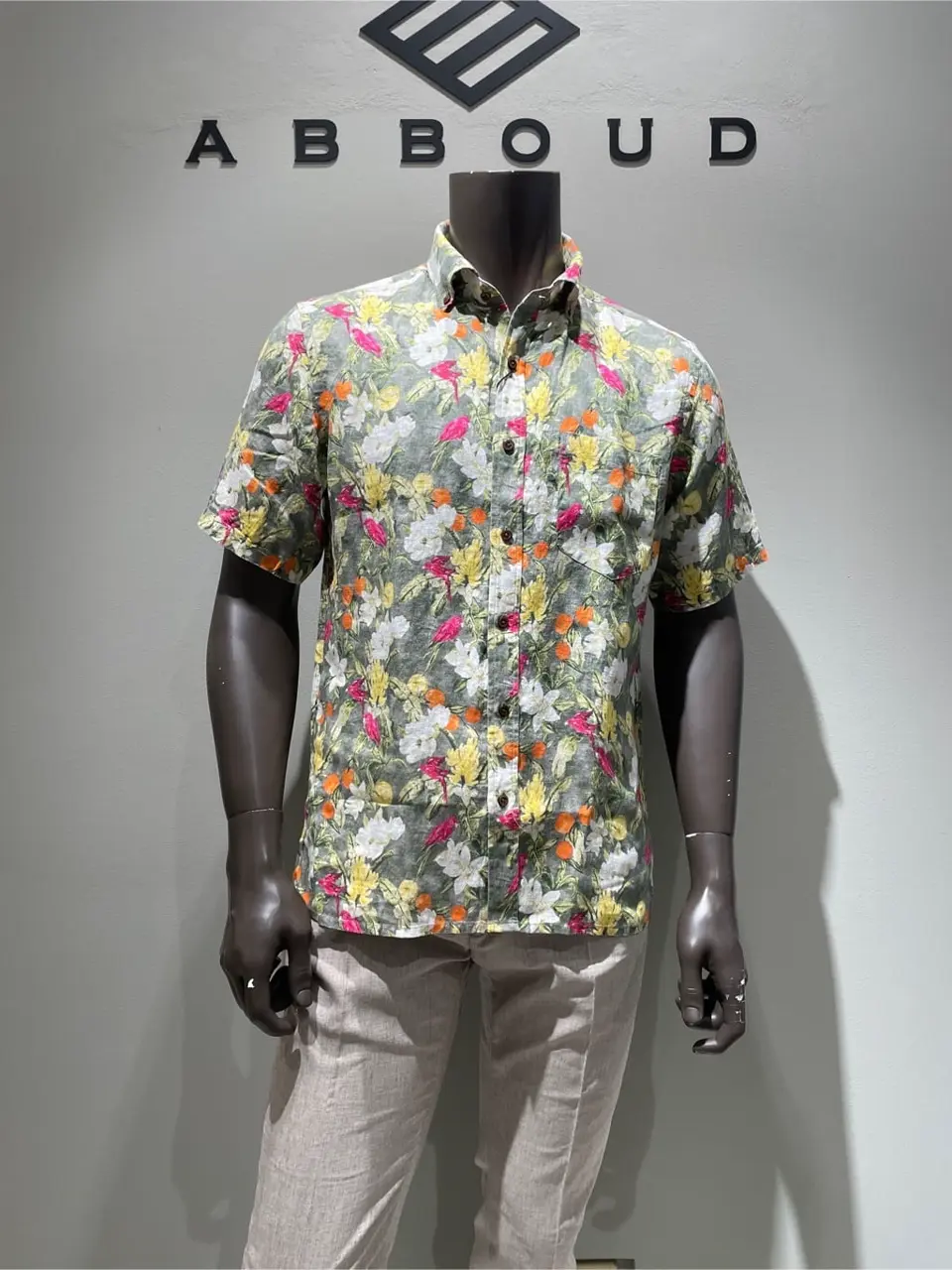 JOSEPH ABBOUD 伊津野 コーディネート画像