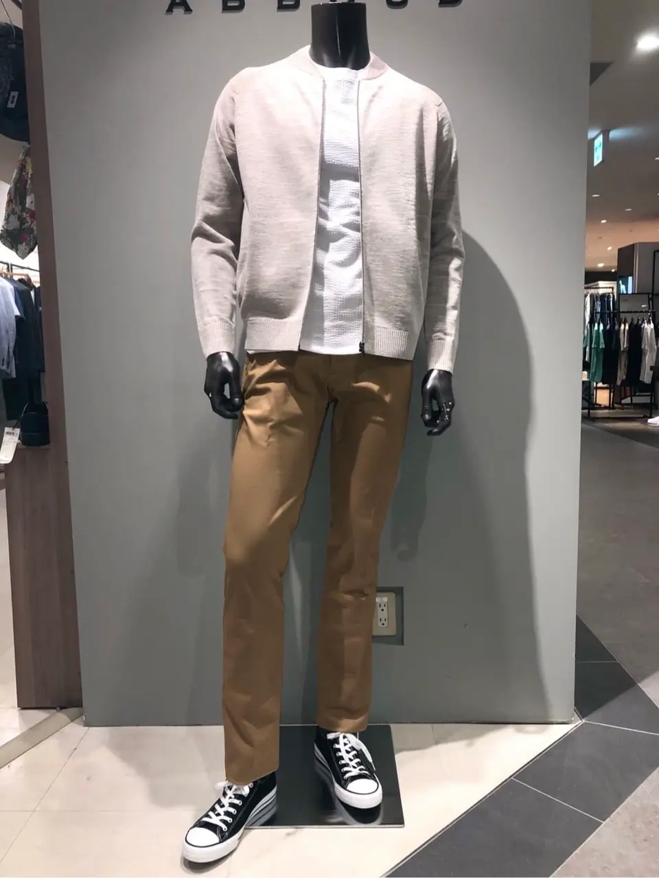 JOSEPH ABBOUD 川田 コーディネート画像