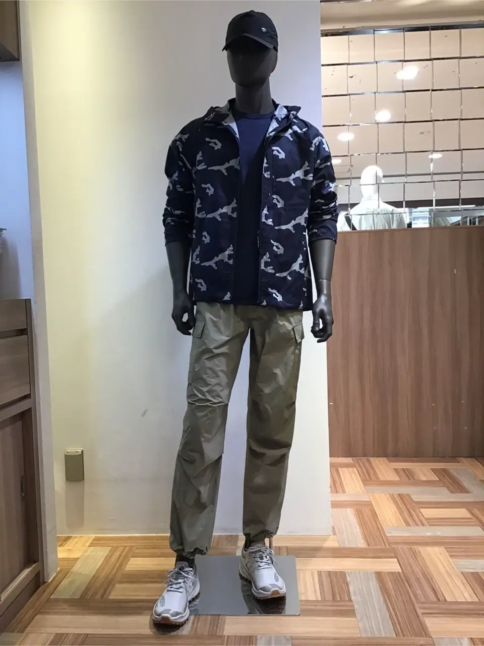 JOSEPH ABBOUD 小城 コーディネート画像