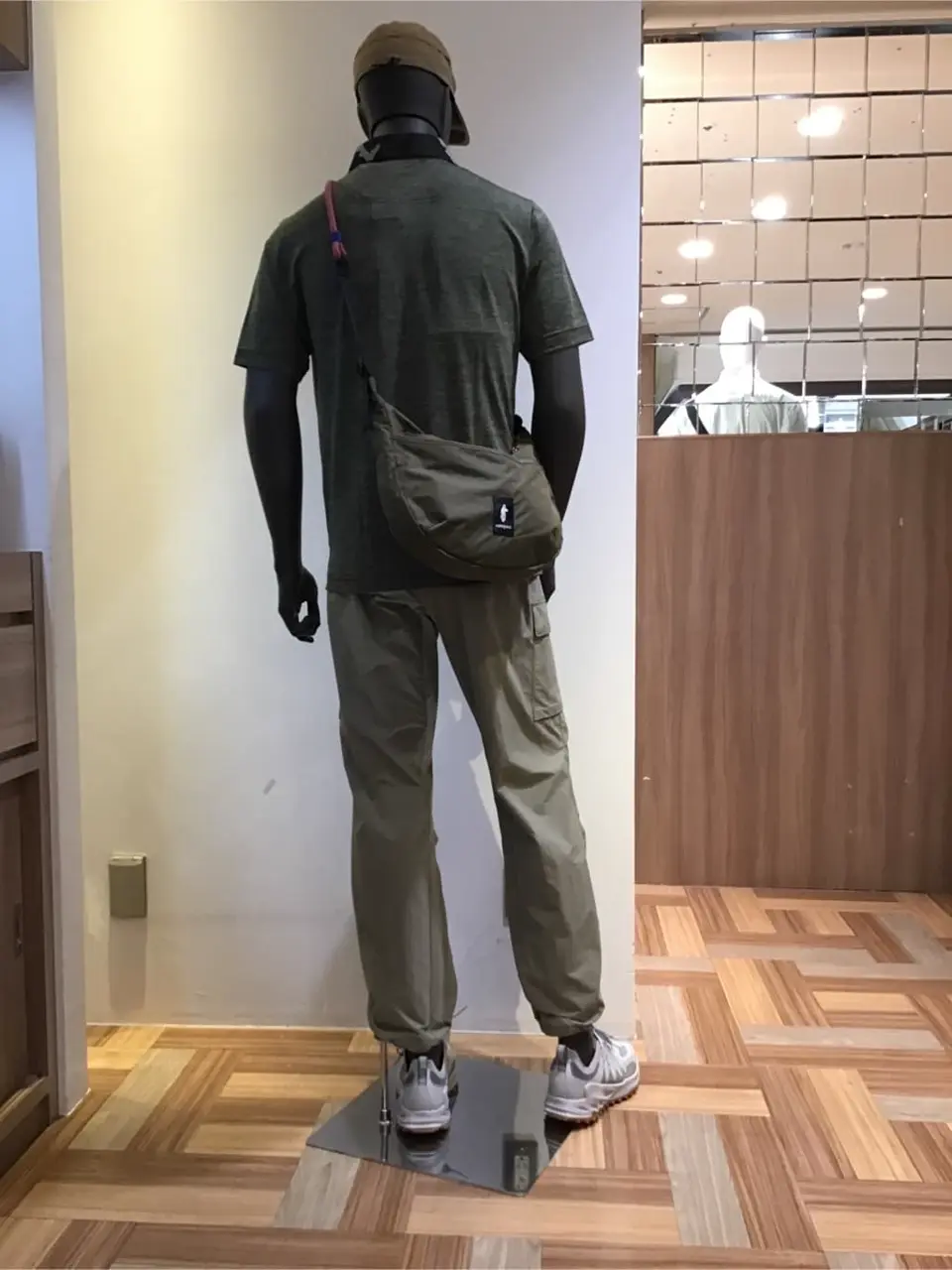 JOSEPH ABBOUD 小城 コーディネート画像