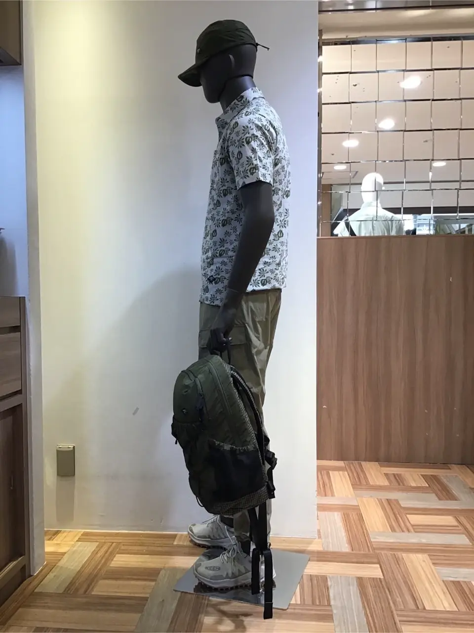 JOSEPH ABBOUD 小城 コーディネート画像