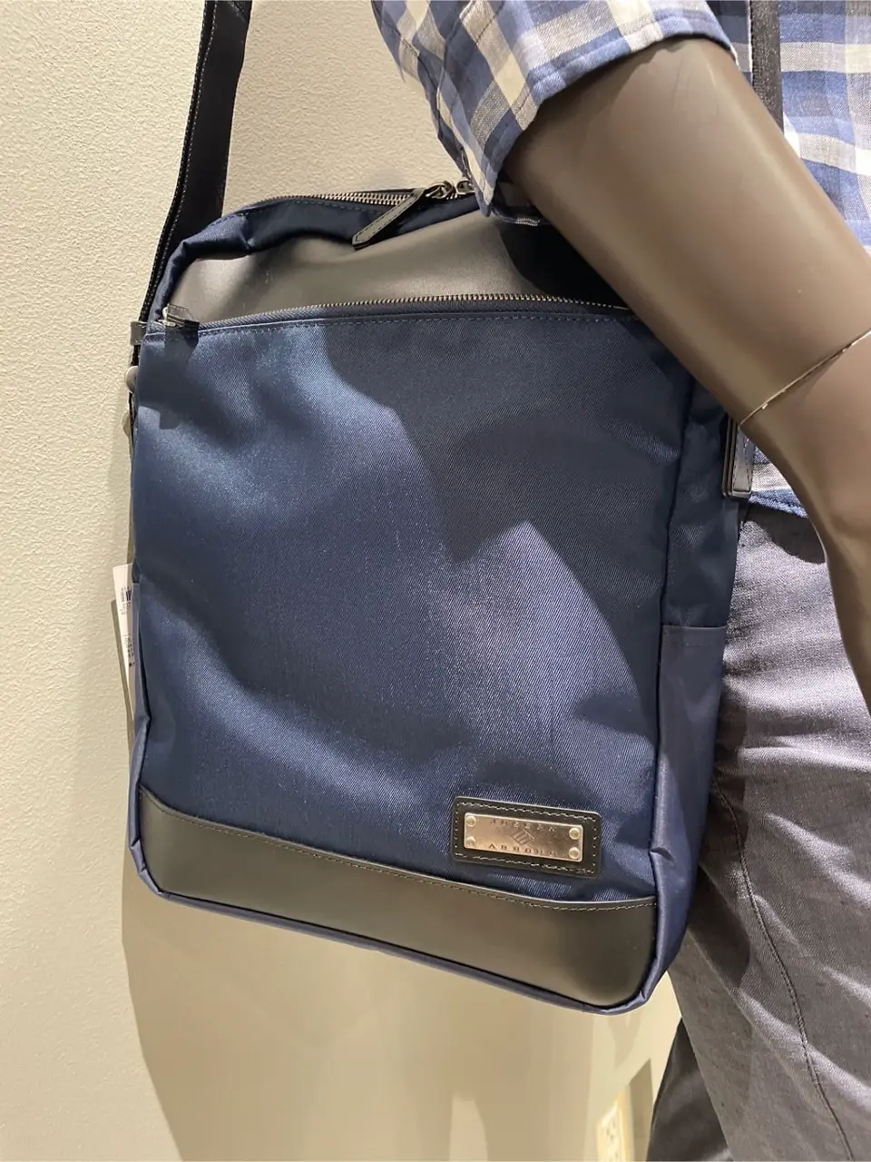 JOSEPH ABBOUD 伊津野 コーディネート画像