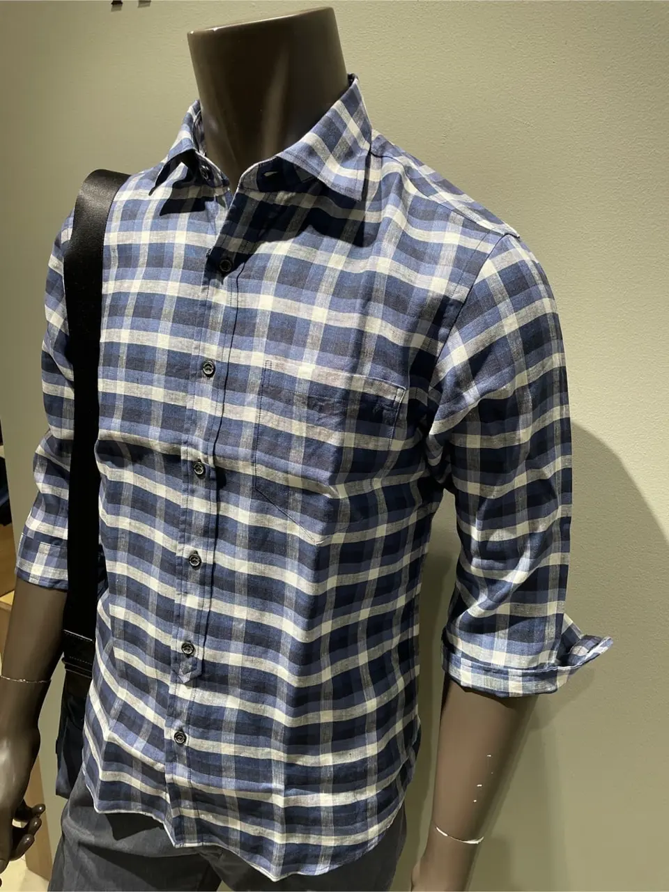 JOSEPH ABBOUD 伊津野 コーディネート画像