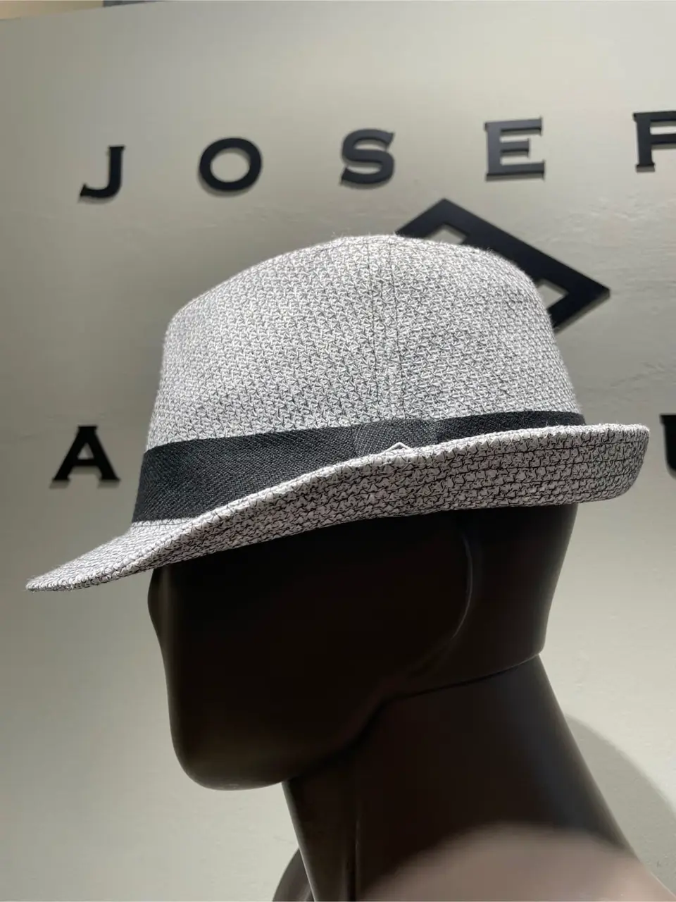 JOSEPH ABBOUD 伊津野 コーディネート画像