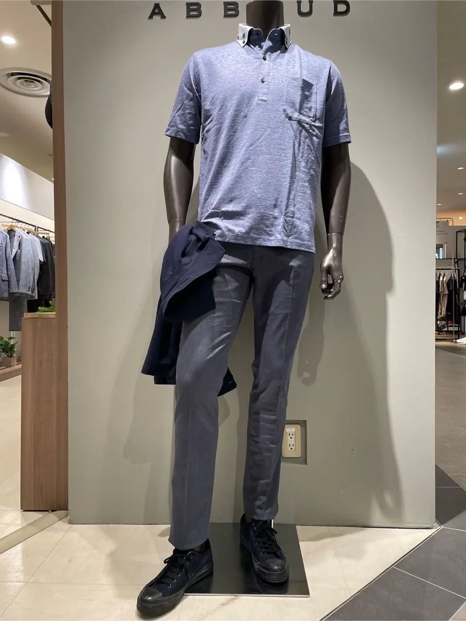 JOSEPH ABBOUD 伊津野 コーディネート画像