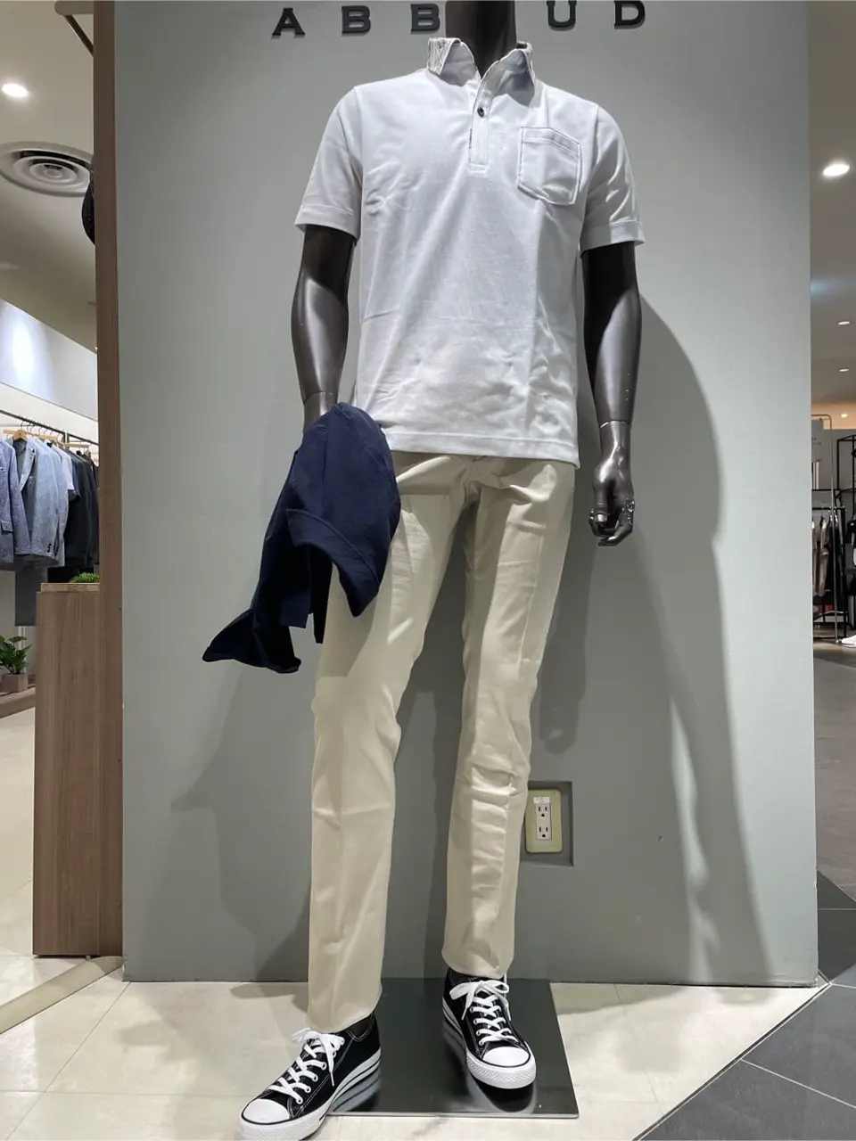 JOSEPH ABBOUD 伊津野 コーディネート画像