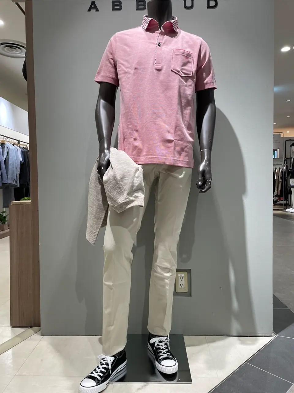 JOSEPH ABBOUD 伊津野 コーディネート画像