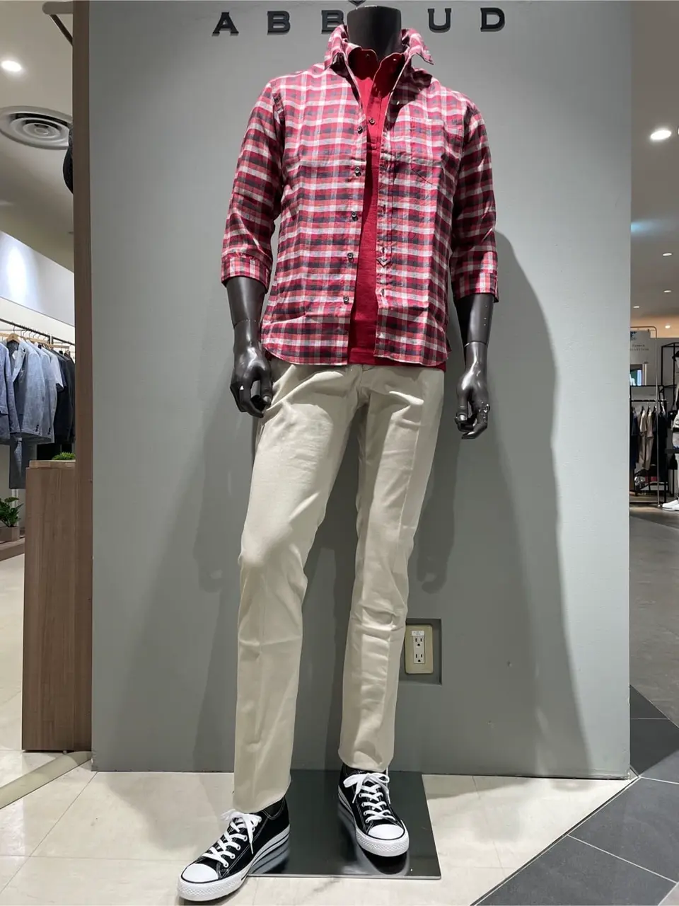 JOSEPH ABBOUD 伊津野 コーディネート画像