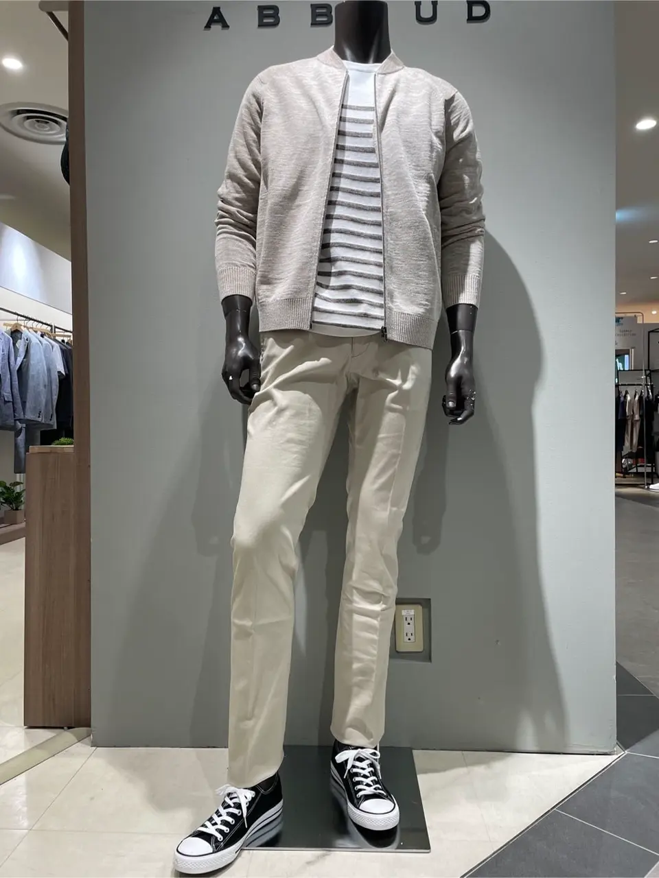 JOSEPH ABBOUD 伊津野 コーディネート画像