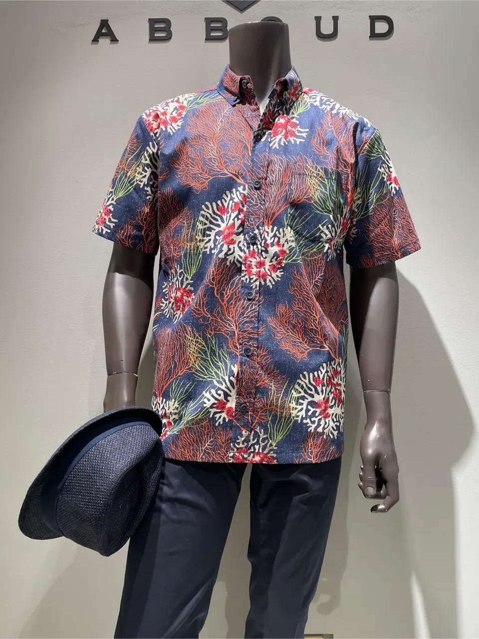 JOSEPH ABBOUD 伊津野 コーディネート画像