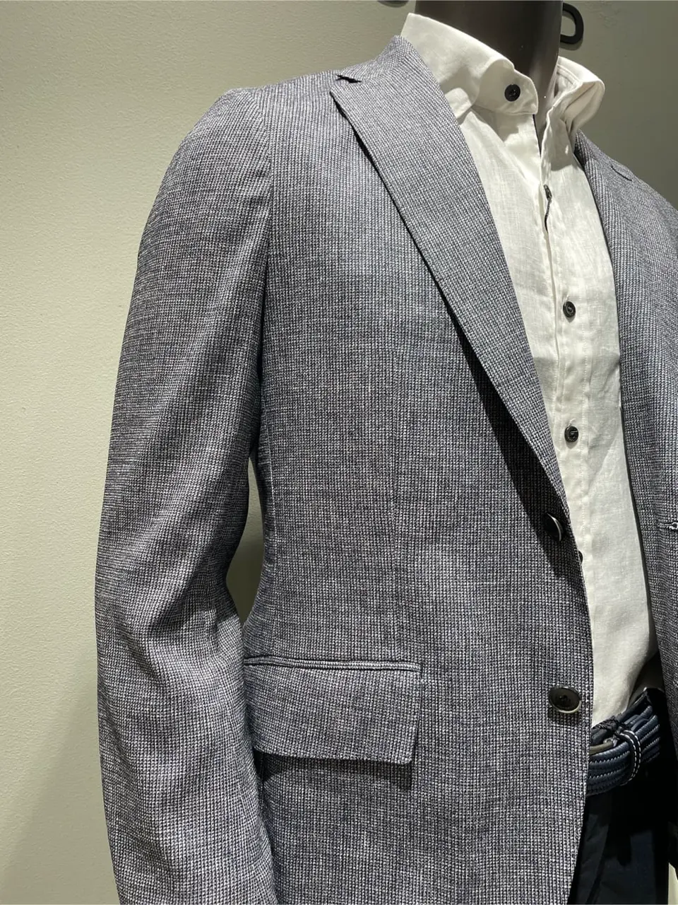 JOSEPH ABBOUD 伊津野 コーディネート画像