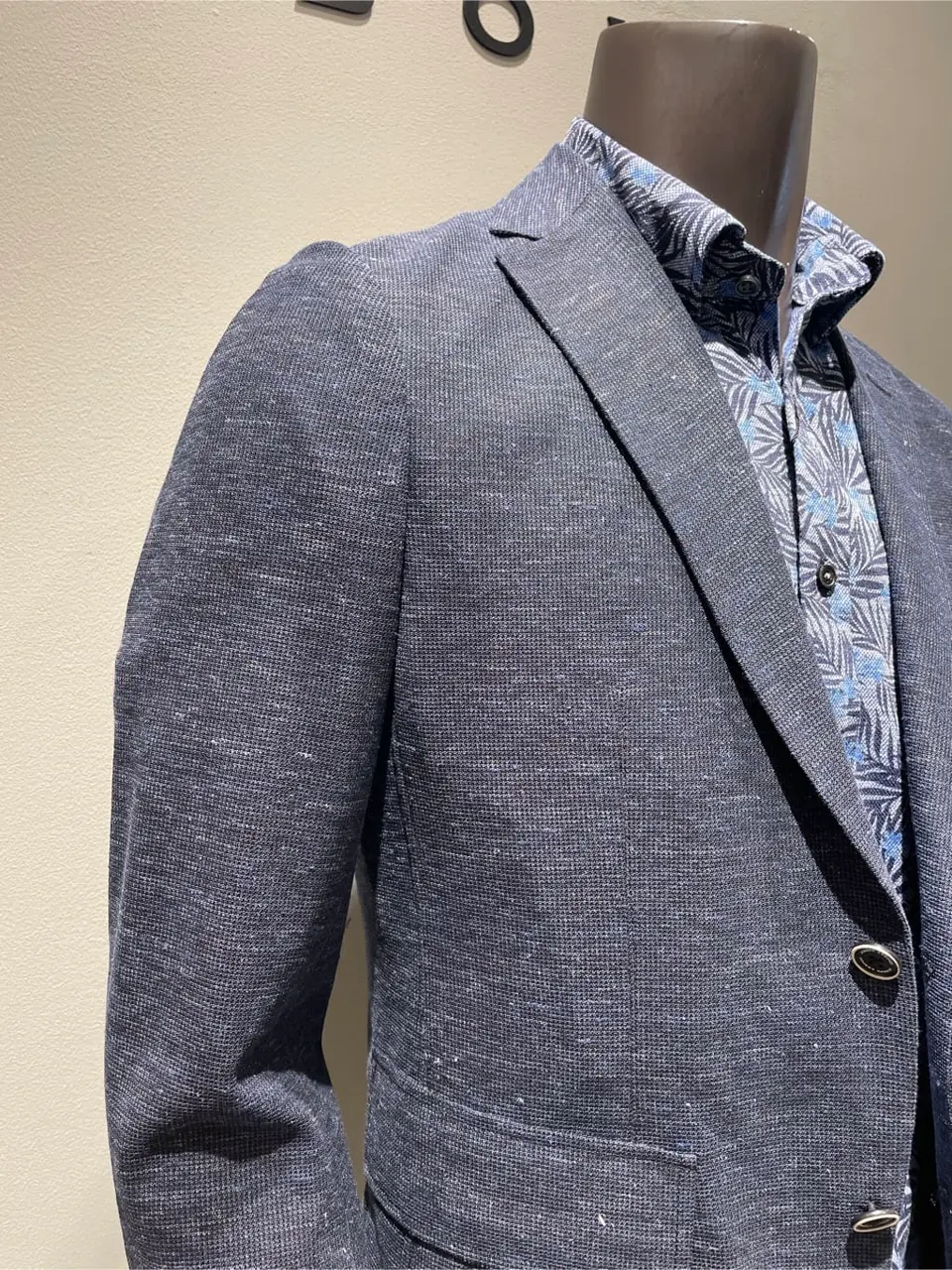 JOSEPH ABBOUD 伊津野 コーディネート画像