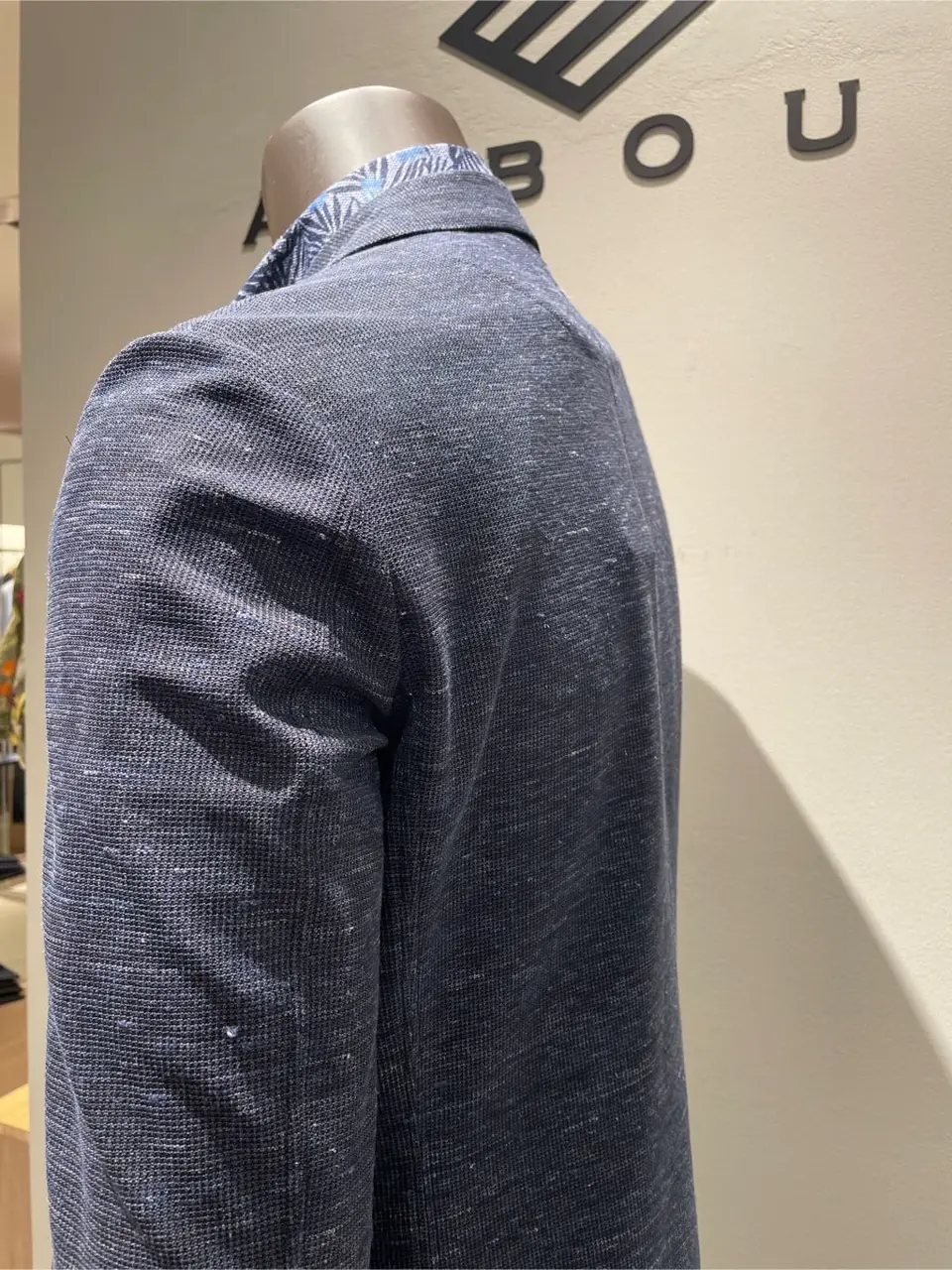 JOSEPH ABBOUD 伊津野 コーディネート画像