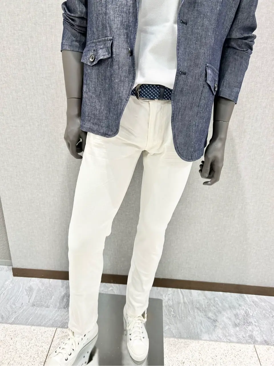 JOSEPH ABBOUD 上田 コーディネート画像