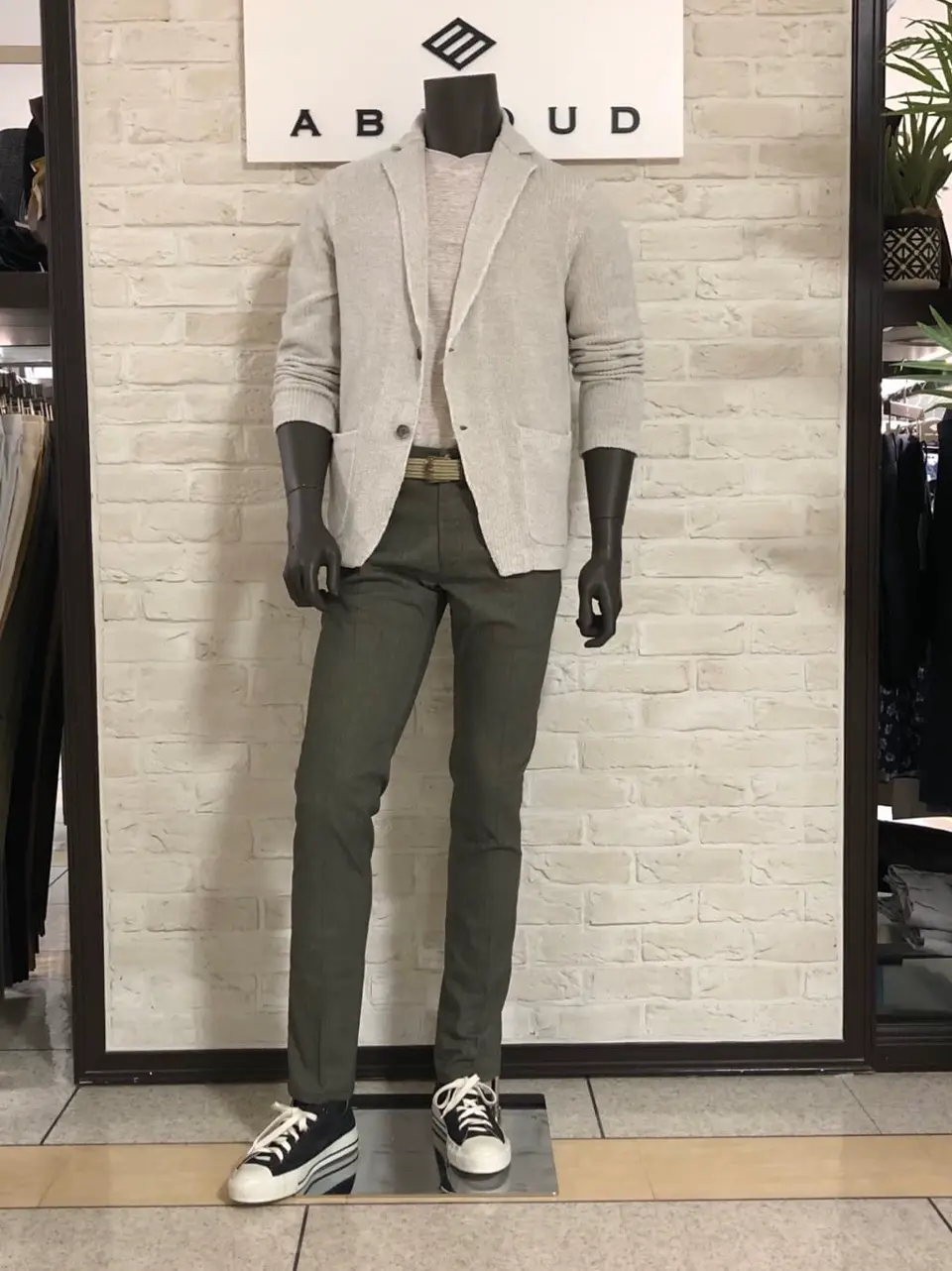 JOSEPH ABBOUD 山口 コーディネート画像