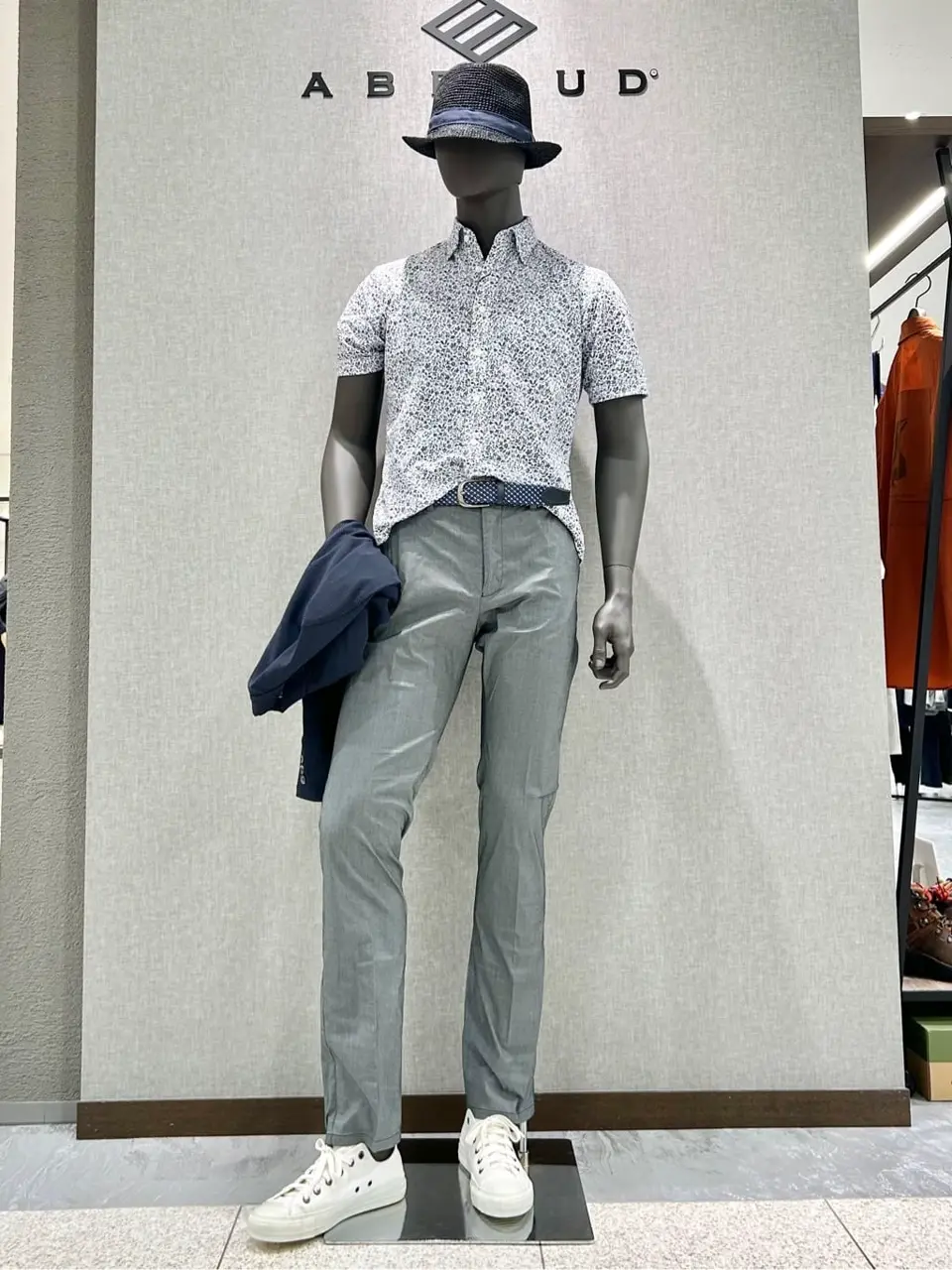 JOSEPH ABBOUD 上田 コーディネート画像